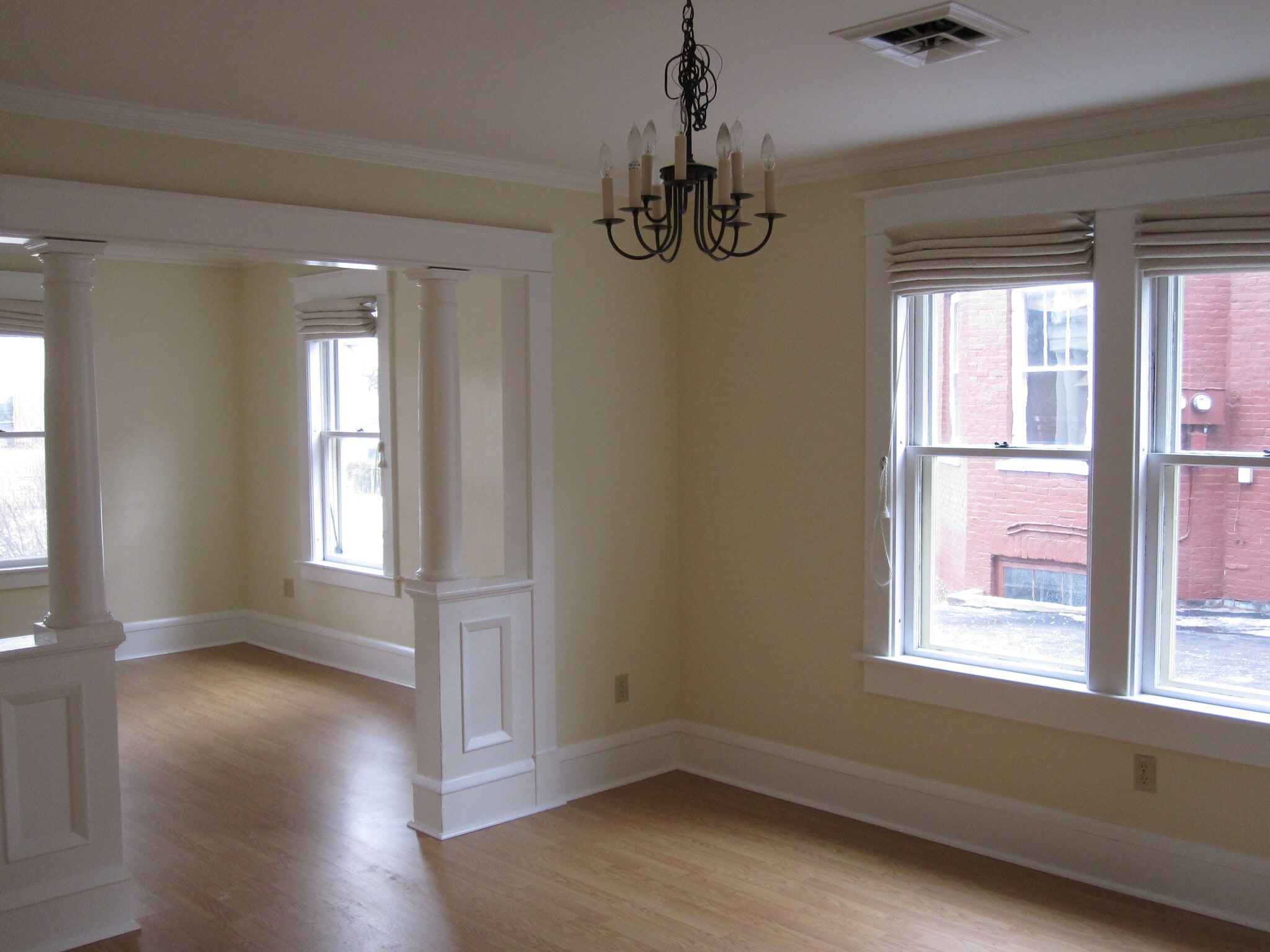 Building Photo - 326 College St