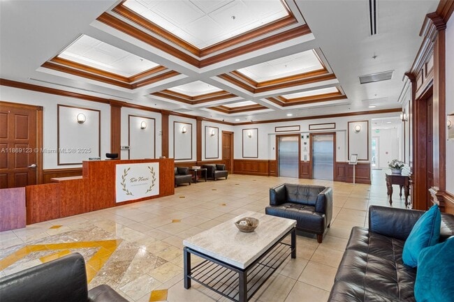 Building Photo - 2665 SW 37th Ave
