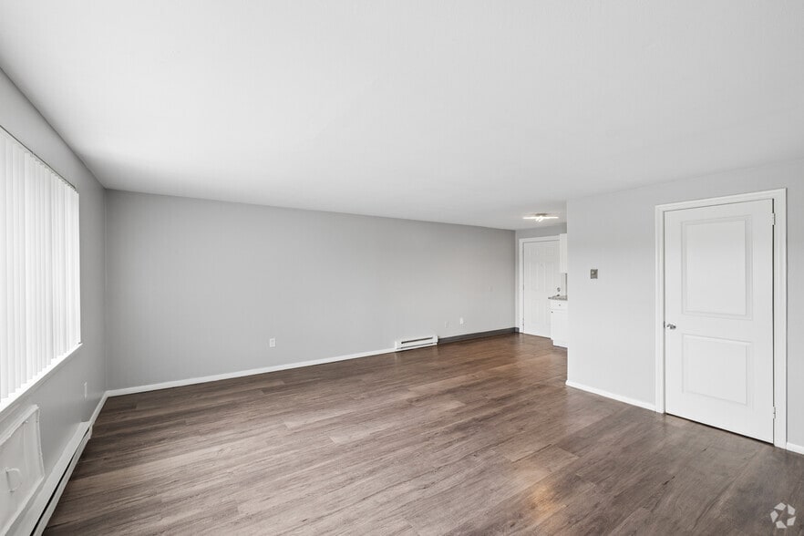 2BR, 1BA - 900SF - Living Room - Main Place Apartments