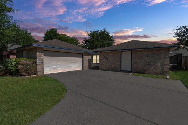 Primary Photo - 13406 Splintered Oak Dr