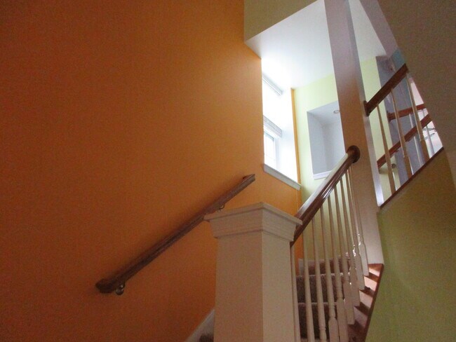 Building Photo - 469 Rolkin Rd