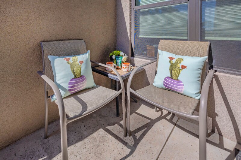 Building Photo - 5855 N Kolb Rd