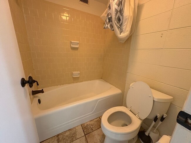 Building Photo - Brightwood - 900-B4