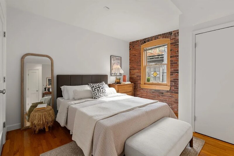 Building Photo - 156 Prince St