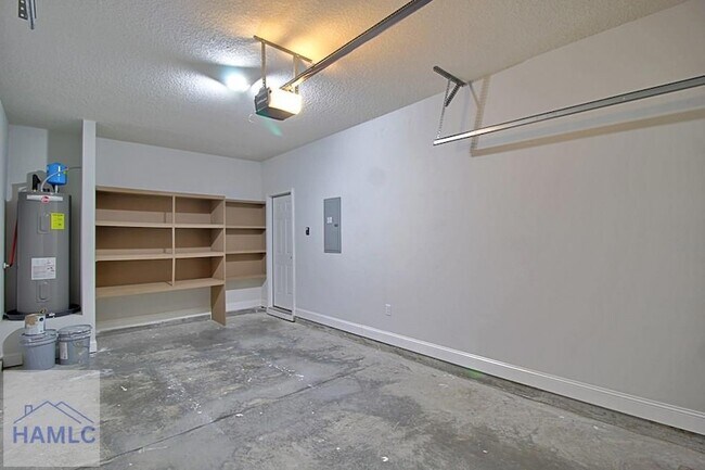 Building Photo - 741 Meloney Dr