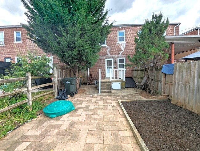 Patio - 744 Hamilton St