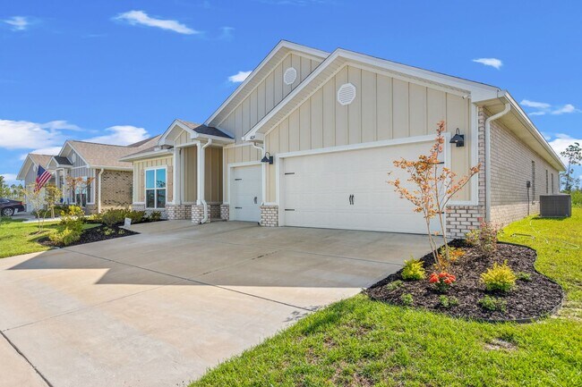 Building Photo - Panama City Titus Park 3-Car Garage House