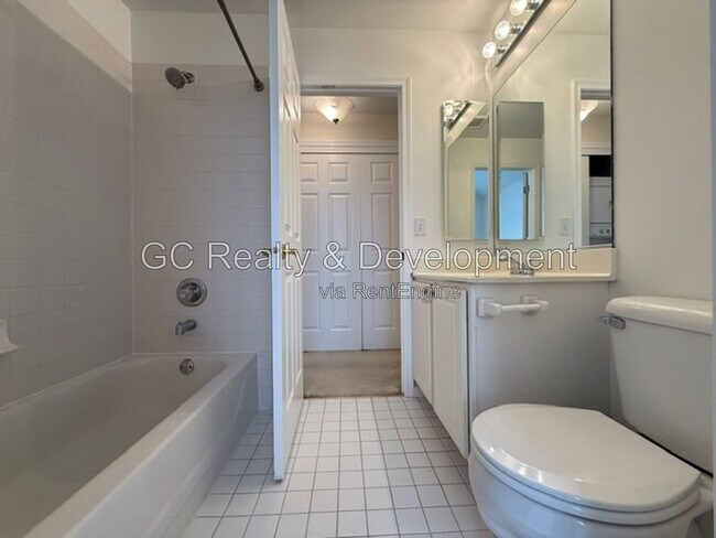 Building Photo - 110 Allerton Dr