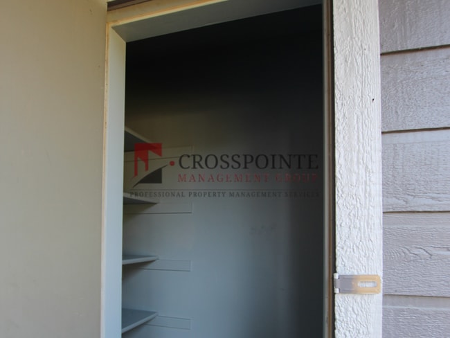 Building Photo - 1 Bedroom, 1 Bathroom Upstairs Apartment in Tyler!
