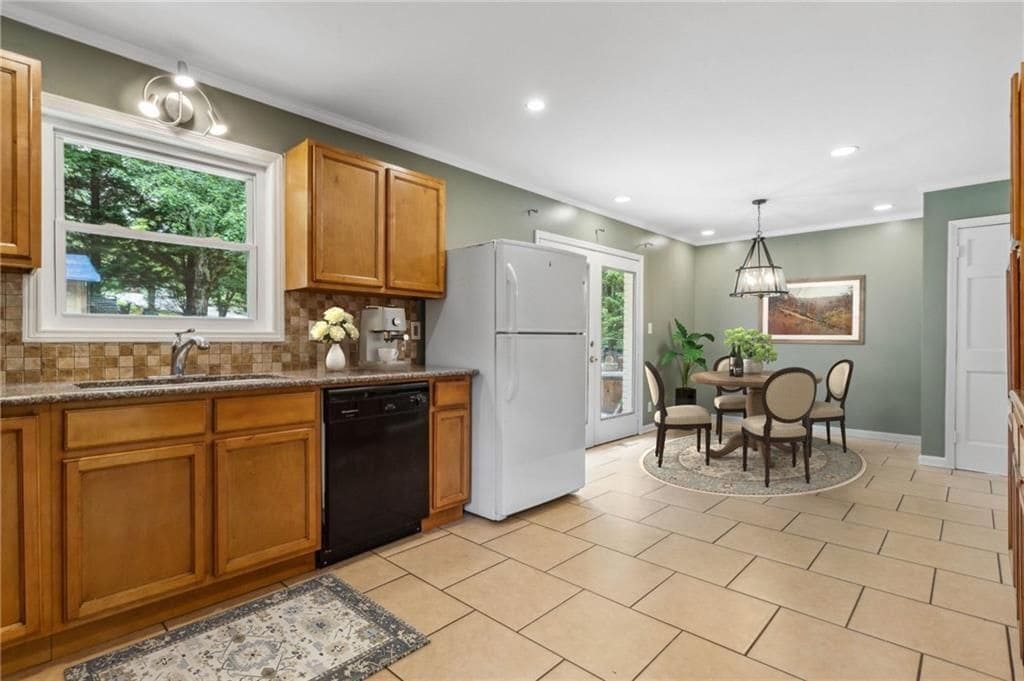 Building Photo - 2985 Dodson Dr