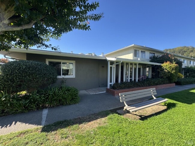 Building Photo - 1060 Los Gamos Rd