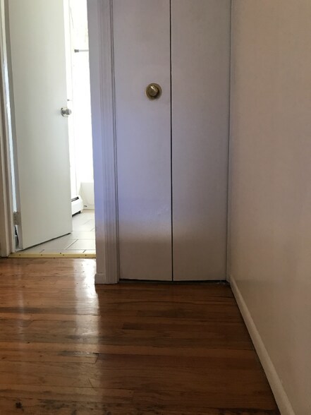 Building Photo - 241 Quinnipiac Ave