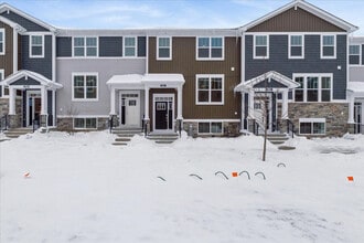 Building Photo - 406 Red Oak Cir