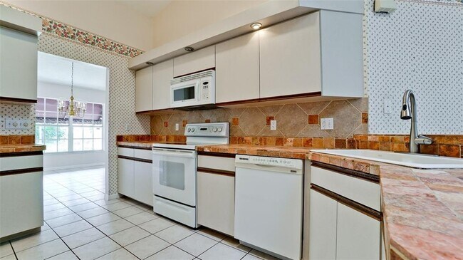 Building Photo - 407 68th Ave Dr W