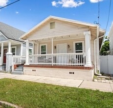 Building Photo - 2119 W Spruce St