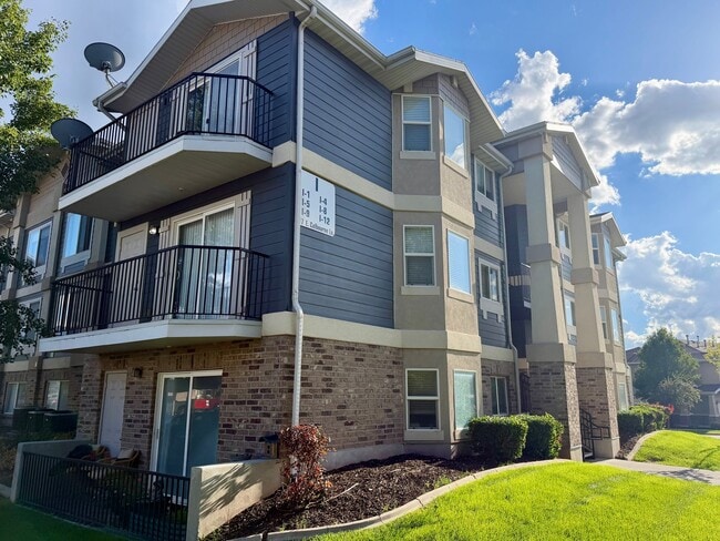 Building Photo - 117 Calbourne Ln