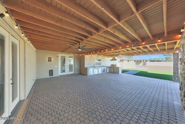 Building Photo - 6615 E Shea Blvd