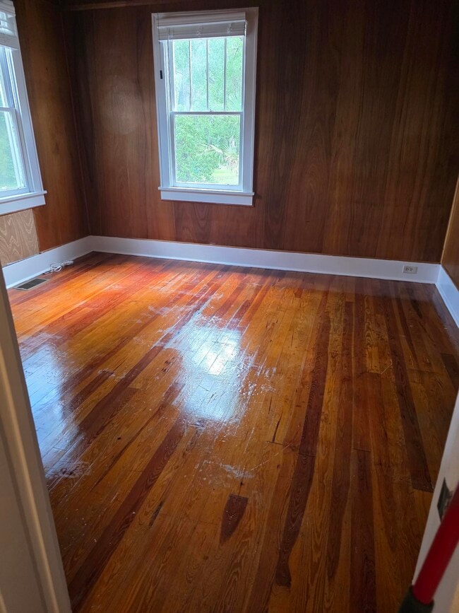 Building Photo - 301 Park Ave