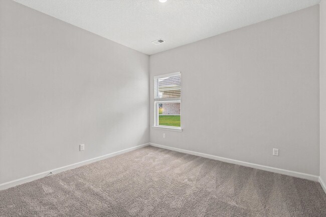 Building Photo - 320 Windemere Lp