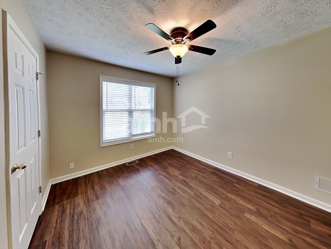 Building Photo - 3930 Pheasant Run Trce