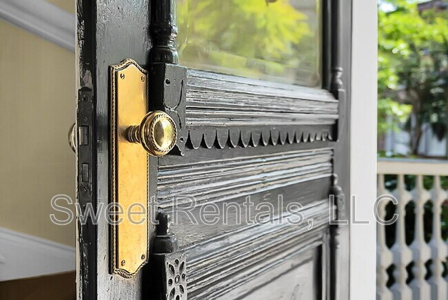 Building Photo - 6 Wentworth St