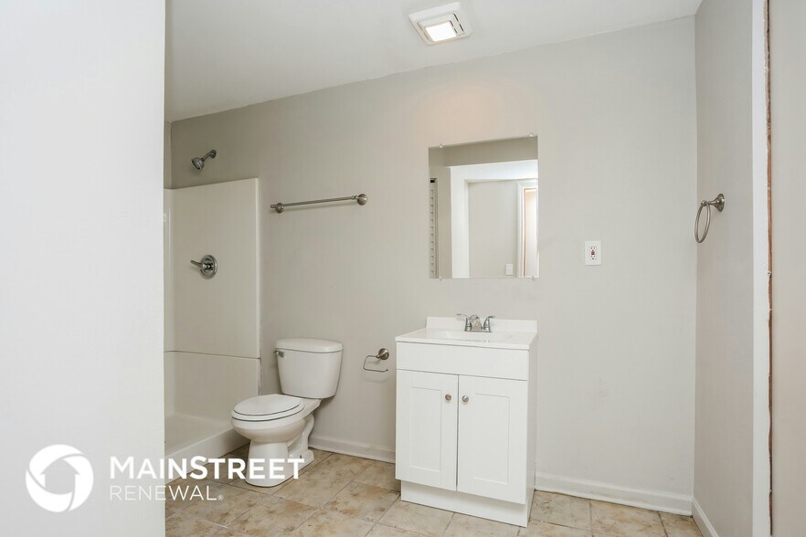 Building Photo - 206 NW 102 St