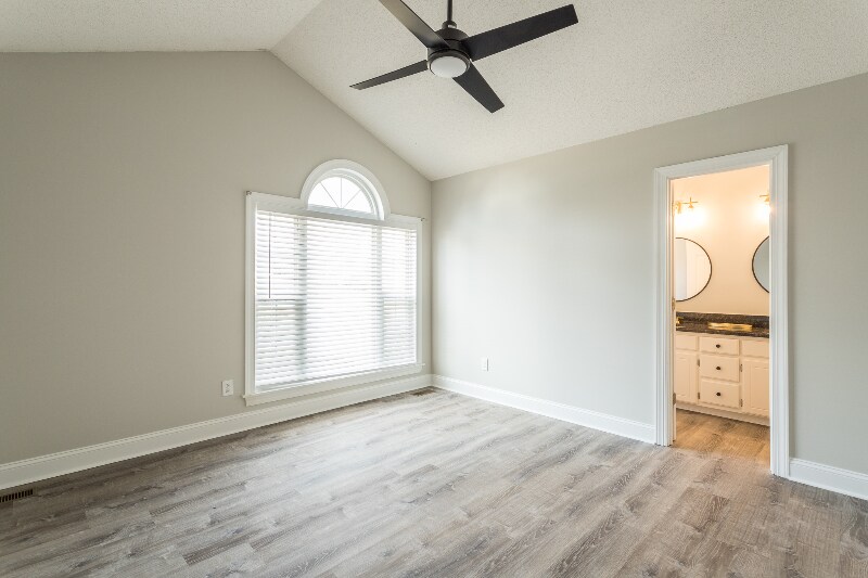 Building Photo - 15 Olde Charles Towne Ct