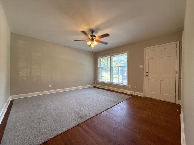 Building Photo - T.R. Lawing Realty Property
