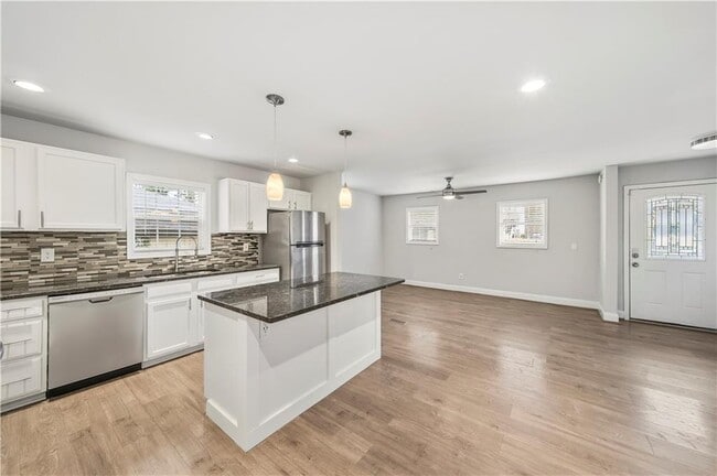 Building Photo - 2653 Tilson Rd