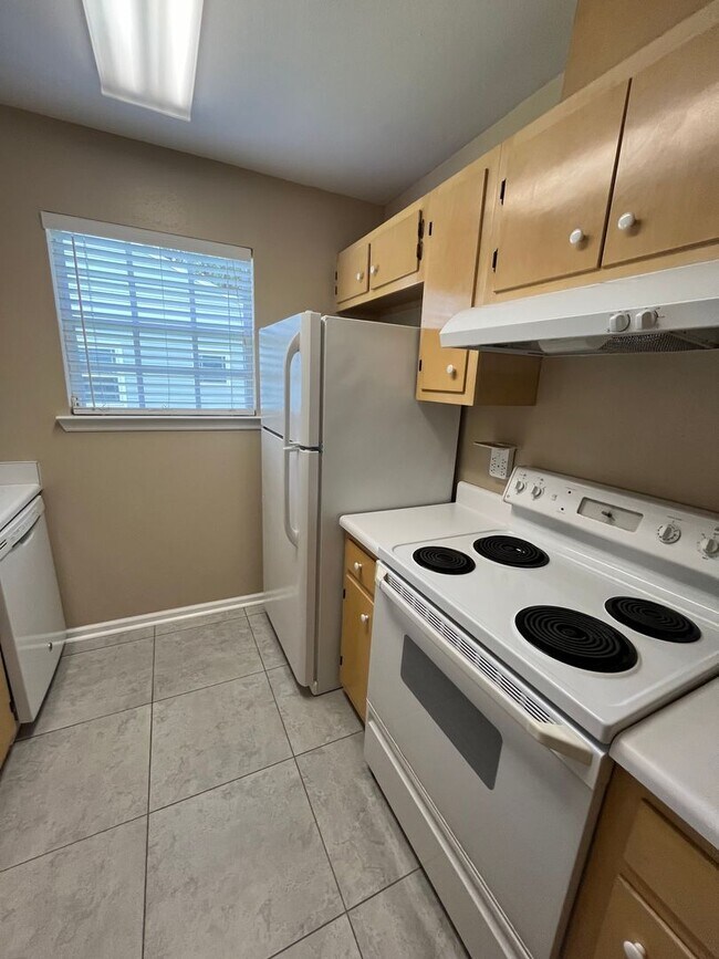 Building Photo - 4013 Catawba St