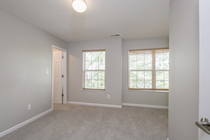 Building Photo - 1334 Mulberry Ct