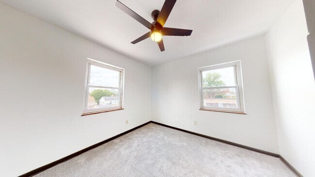 Building Photo - Parma - Ridgewood Lofts - 2 Bedroom - 1 Bath