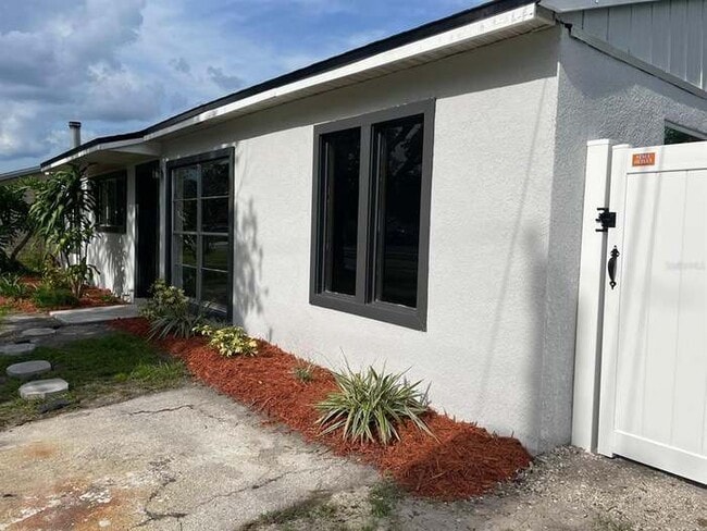 Building Photo - 1305 Overdale St