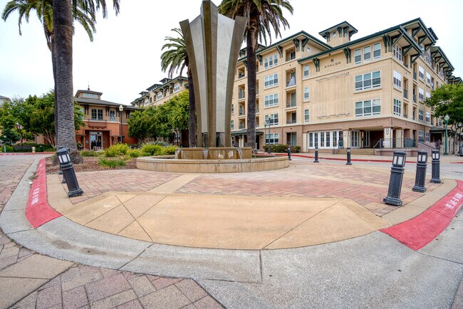 Building Photo - 1000 National Ave