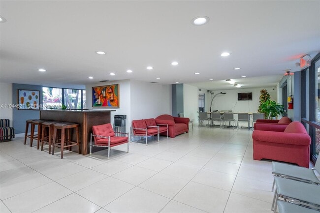 Building Photo - 13953 Kendale Lakes Cir