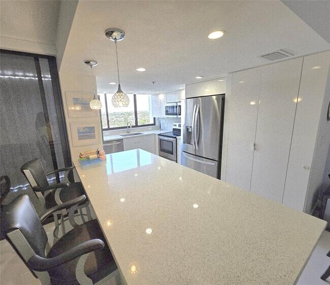 Building Photo - 1361 S Ocean Blvd