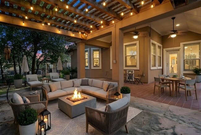 Building Photo - 12208 Fairway Cove