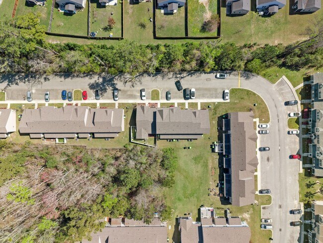 Building Photo - Move-In Ready 2BR Townhome in Beaufort – Don’t Miss This!