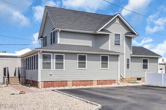 Building Photo - 48 Flint Rd