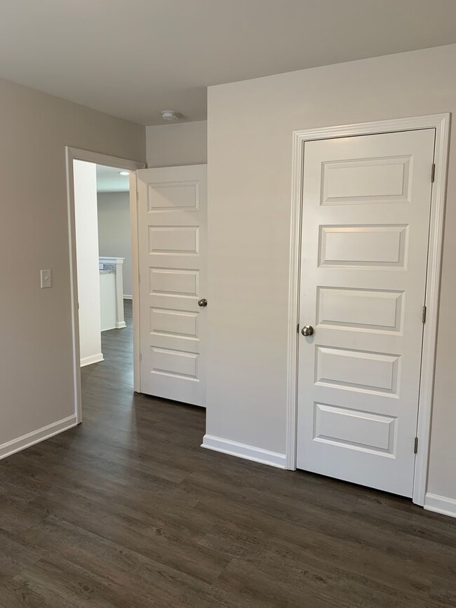 Building Photo - *Pre-leasing* Three Bedroom | Two Bathroom...