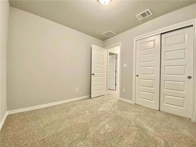 Building Photo - 1701 Yaupon Grove Ln