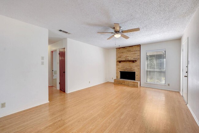 Building Photo - 5619 Clay Ave