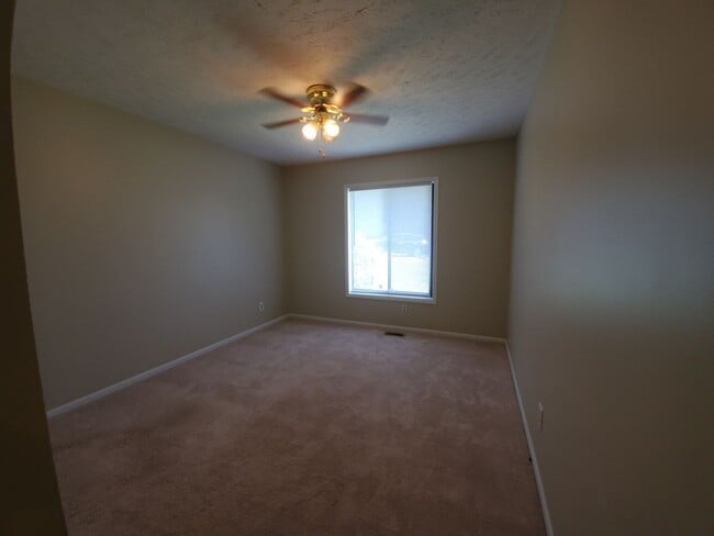 Building Photo - 6400 Hollyhock Ct