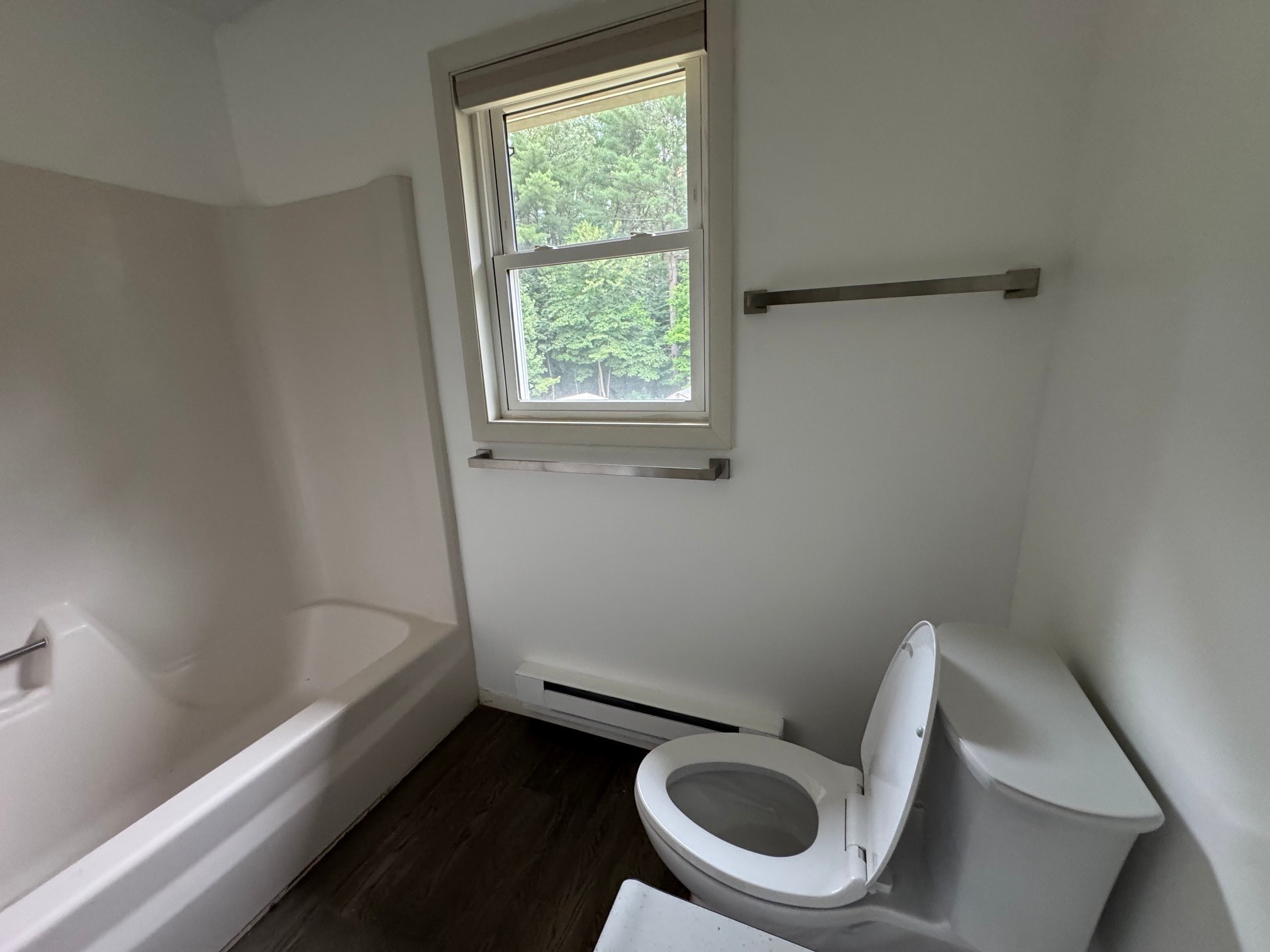 Bathroom - 86 Pinecrest Dr