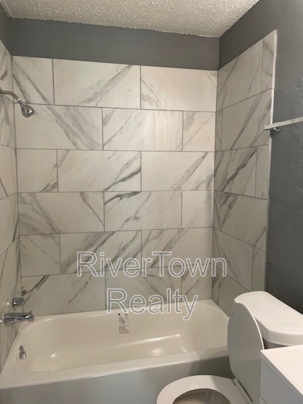 Building Photo - 3755 Fairmont Ave