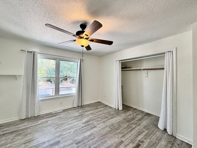 Building Photo - Ready NOW! A Custom Townhouse-Style Duplex Blocks to the Beaches! Fenced Yard - Hot Tub - Pet Fri...