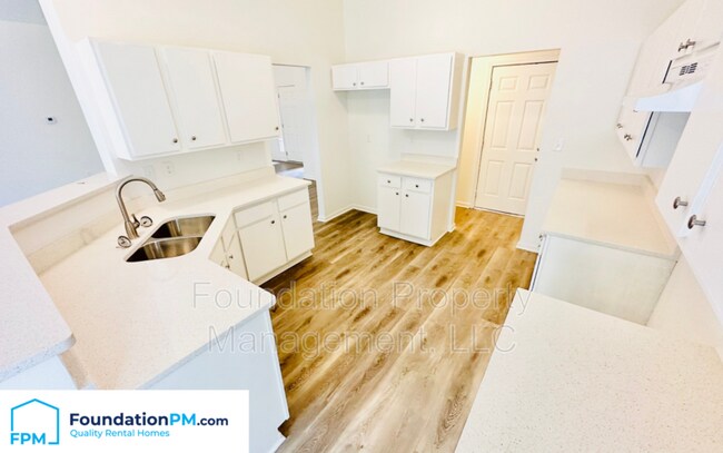 Building Photo - 3929 Wesley Forest Pl W