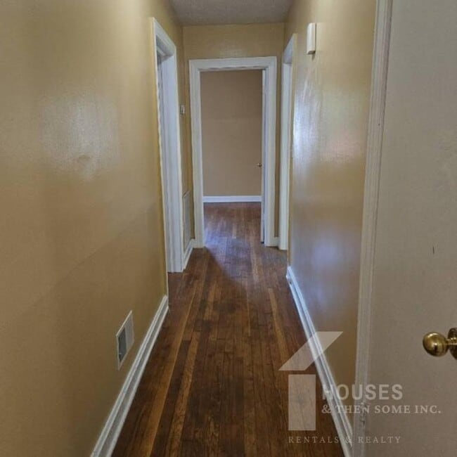 Building Photo - 322 Welcome Ave