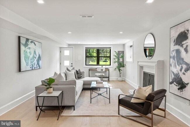 Building Photo - 4628 Blagden Terrace NW