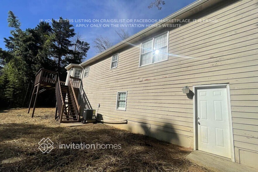 Building Photo - 166 Bluebird Dr